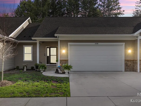 1038 Grosvenor Dr #29, Greenville, MI 48838