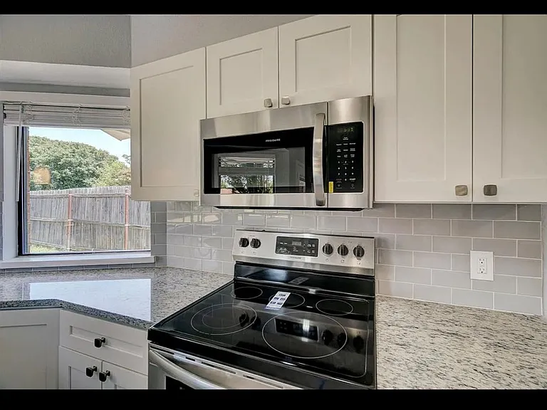 7107 NW Birch Pl — Photo 22