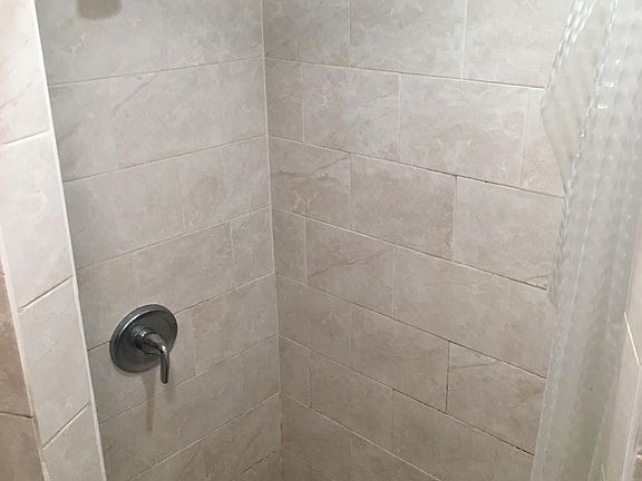 4th image of 1310 N Franklin St Floor 1