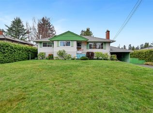 3850 Raymond St S, Saanich, BC V8Z 4K3