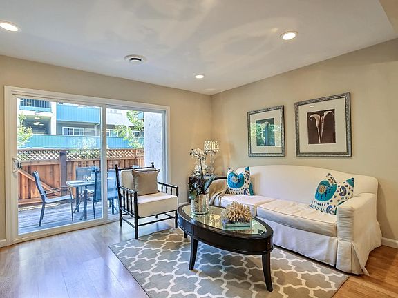 4th image of 7070 Rainbow Dr APT 6