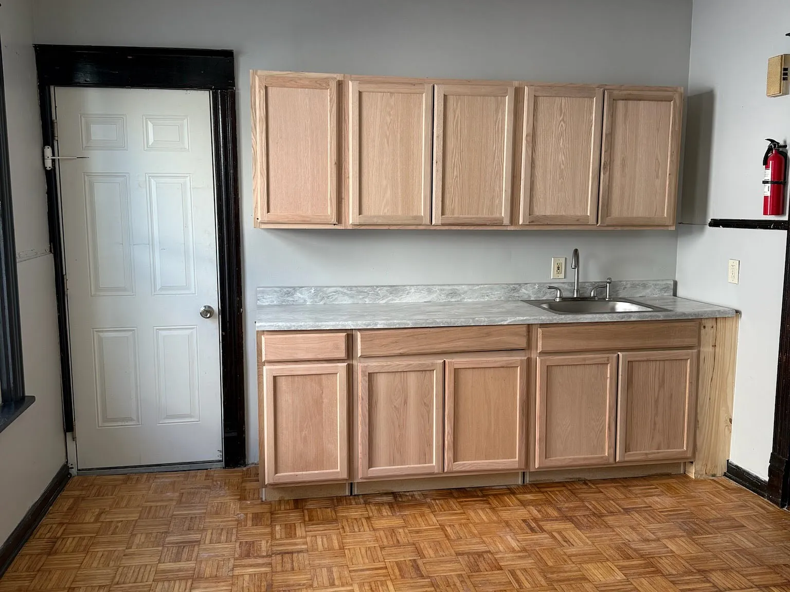 3 bed, 1600 sqft, $2,300 — Photo 3