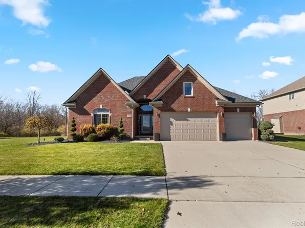 30582 Cahill Rd, Flat Rock, MI 48134