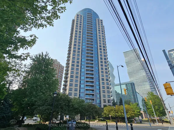 330 Burnhamthorpe Rd W, Mississauga, ON