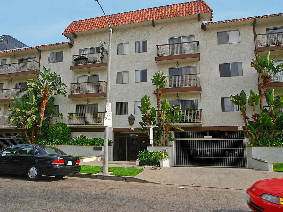 Hamel Granada Apartments..Gorgeous Apartment Available...CALL NOW!