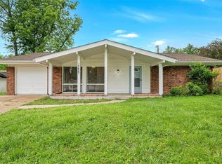 12447 Westport Dr, Saint Louis, MO 63146