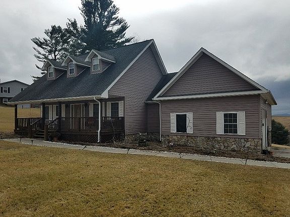 2nd image of 109 Pine Knoll Dr