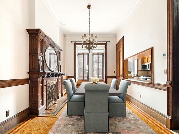4th image of 110 W 78th St