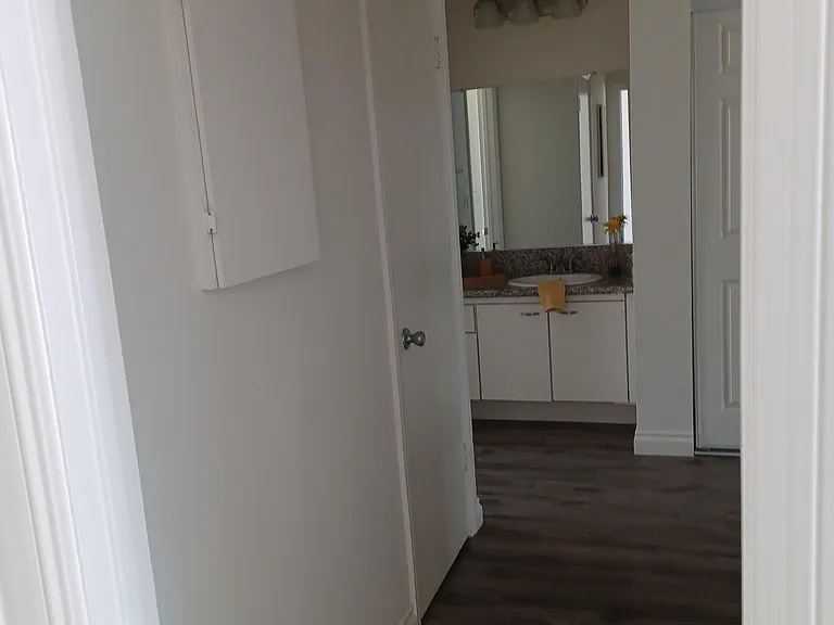 Huntington Garden Apartments — Photo 47