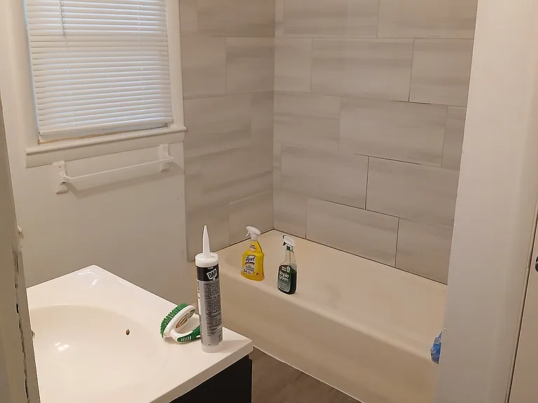 712 N Scott Ave #2-800 — Photo 5