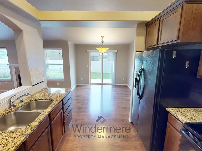 247 Chapra St — Photo 5