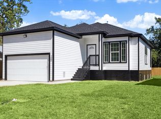 122 W Mulberry Ave, Hungerford, TX 77448