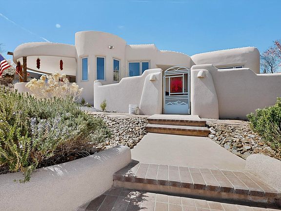 4th image of 300 Mission Ridge Rd