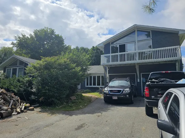 87 Norridgewock Avenue, Skowhegan, ME 04976