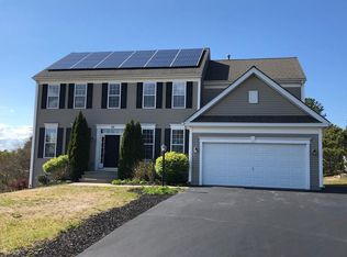 390 Raymond Rd, Plymouth, MA 02360