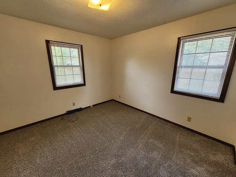 2 bed, 1.0 bath, $1,400 — Photo 13
