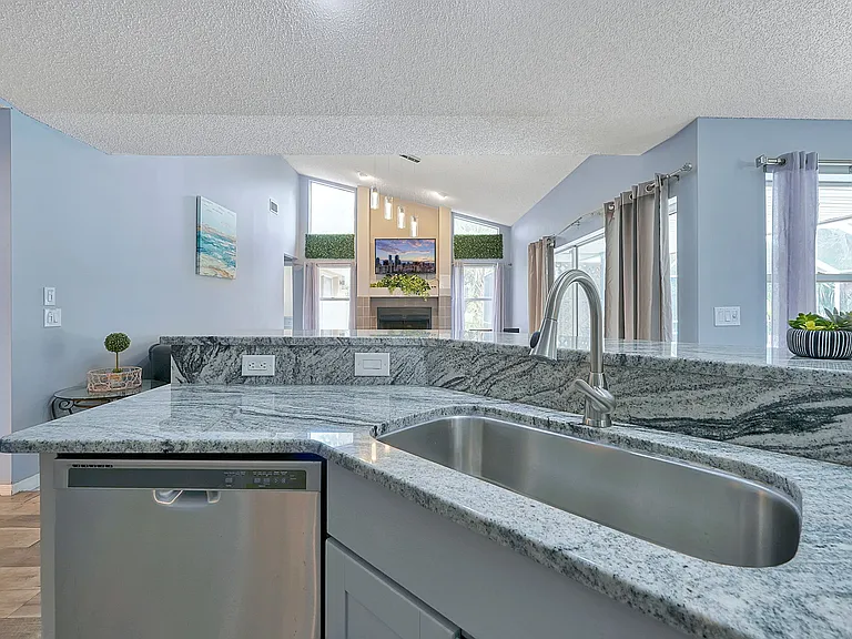 17 Wayland Pl — Photo 39