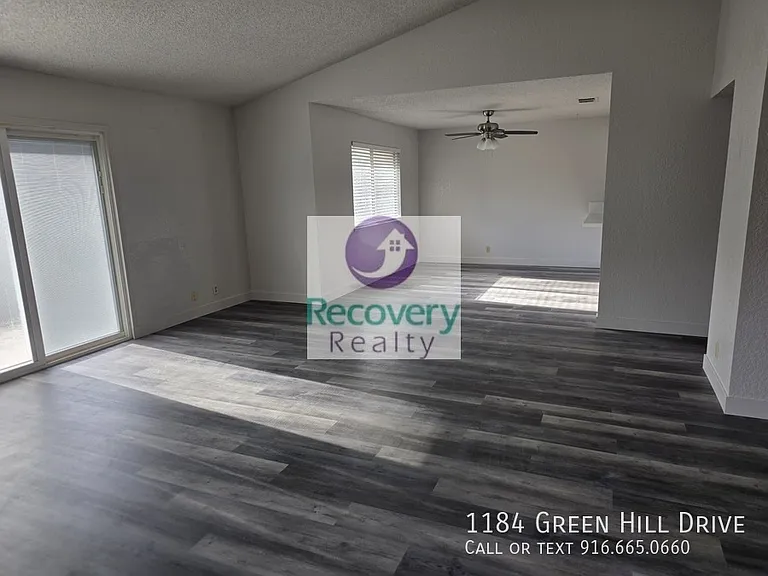 1184 Green Hill Dr — Photo 6