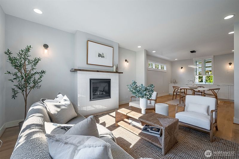 5th image of 2910 9th Avenue W
