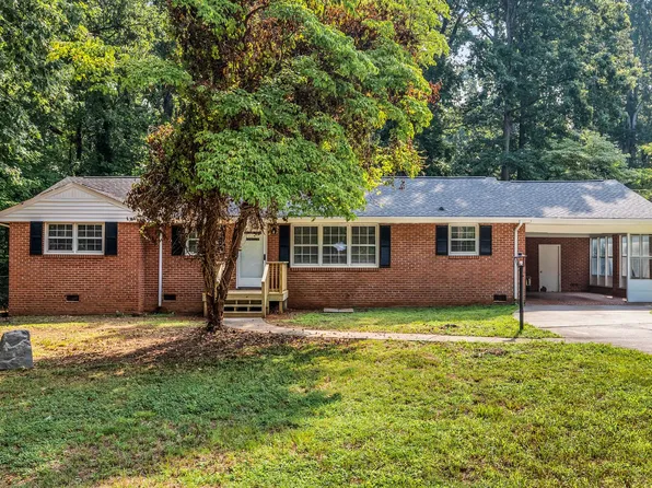 2701 Fairfax Rd, Greensboro, NC 27407