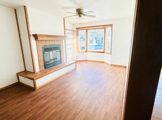 908 N Wilbur Ln, Wichita, KS 67212