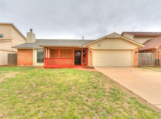 717 S Willowood Dr, Yukon, OK 73099