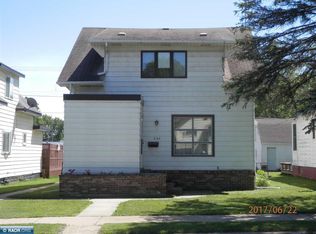 604 E 25th St, Hibbing, MN 55746