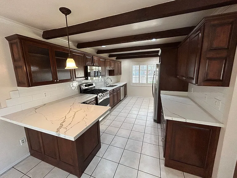 5015 N 13th Ave — Photo 4