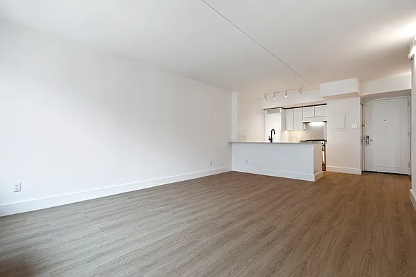 Rented by Greystar | media 4