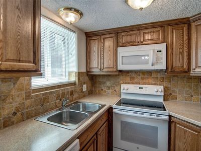 8060 W 9th Ave APT 106, Lakewood, CO, 80214