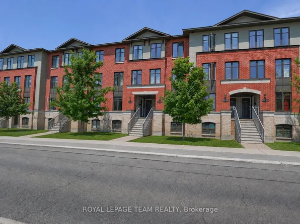 629 Chapman Mills Dr #51, Ottawa, ON K2J 5T1