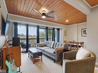 53 Skyhill Rd APT 302, Alexandria, VA 22314