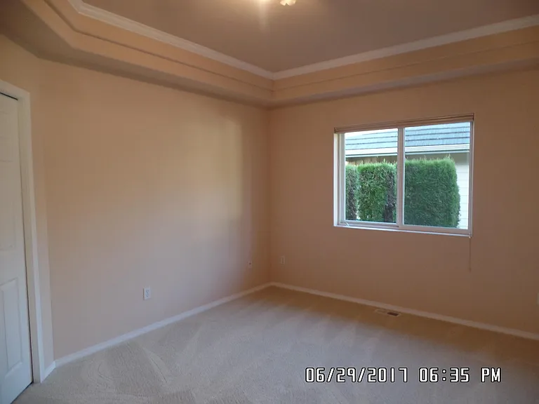 200 Cascadia Loop — Photo 12
