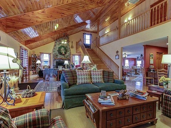 32nd image of 2149 Seaton Springs Rd
