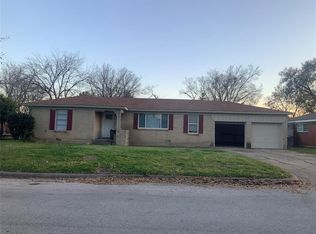 7920 Leslie Dr, Richland Hills, TX 76118