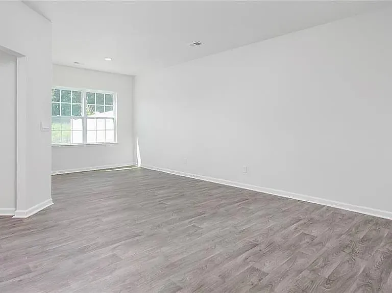 1310 Amberview Ln — Photo 7