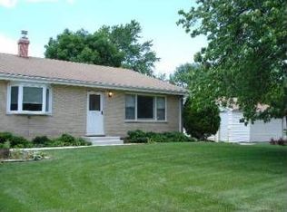 22982 N Prairie Ln, Prairieview, IL 60069