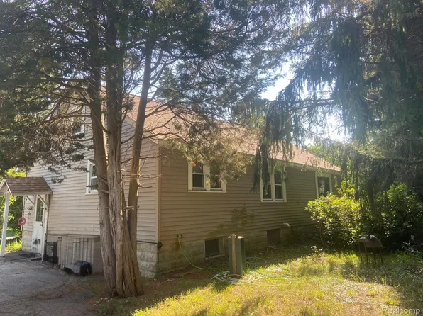10704 N Us Highway 31, Free Soil, MI 49411