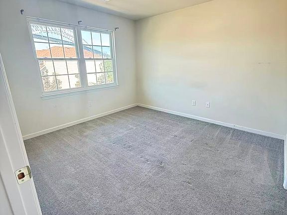 4th image of 48 Riverside Ln
