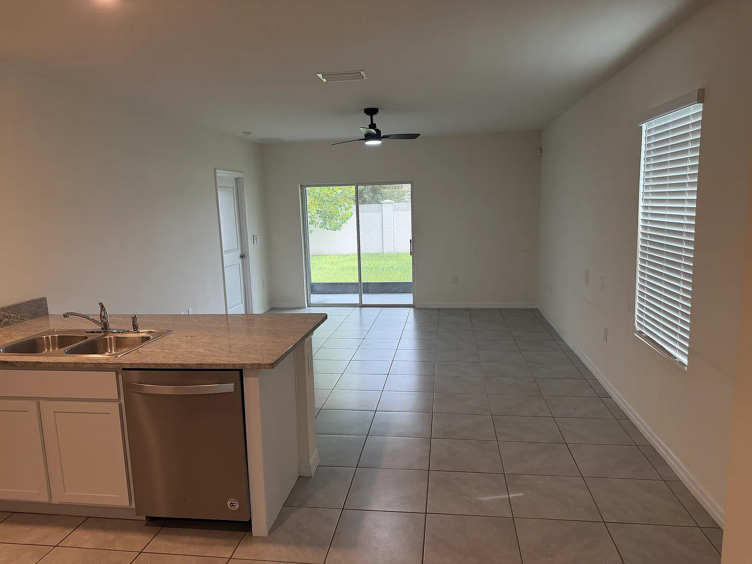 3 bed, 2000 sqft, $2,250 — Photo 3
