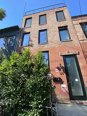 Rented by Realty Collective | media 29