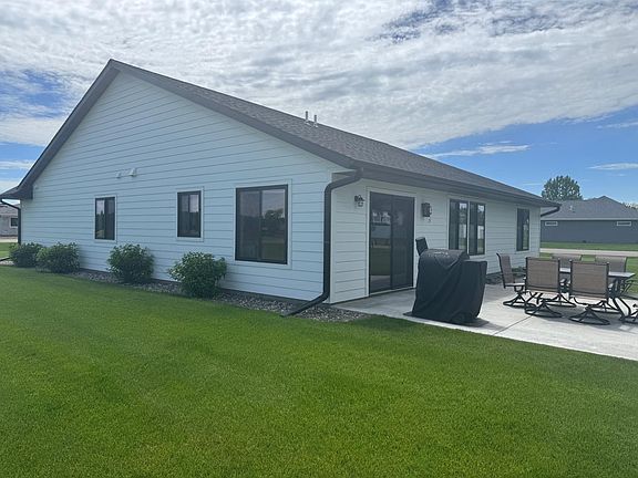 3rd image of 14910 Weston Cir