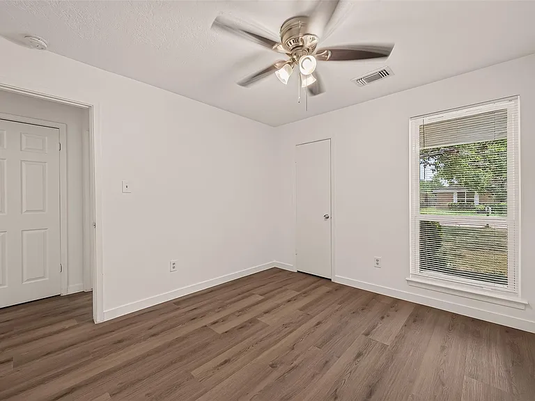 313 Stratmore Dr — Photo 13