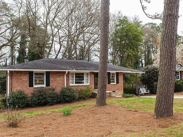 2726 Harrington Dr — Photo 1