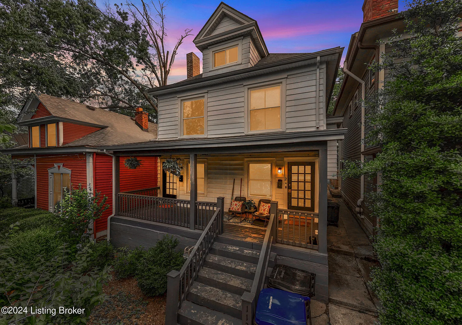 1127 Everett Ave photo 1