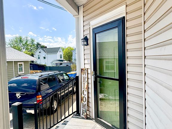 Apartment 1 entrance