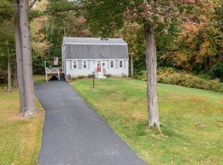 6 Whittier Dr, Merrimac, MA 01860