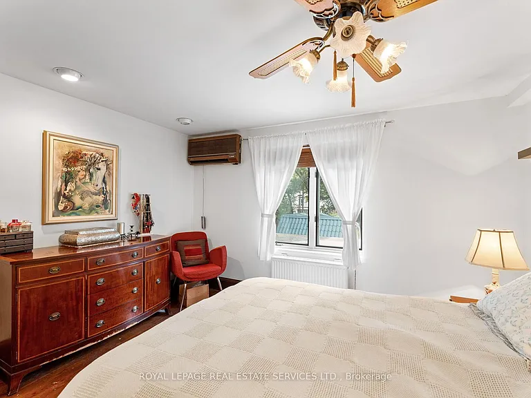 24 Mann Ave — Photo 33