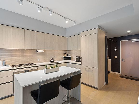 5th image of 110 Channel St Unit 317