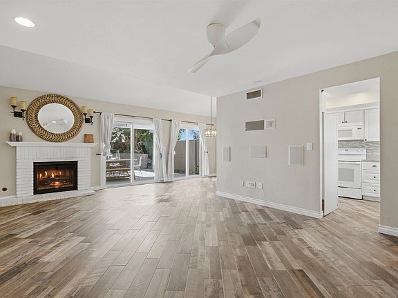 3rd image of 2993 Lexington Cir